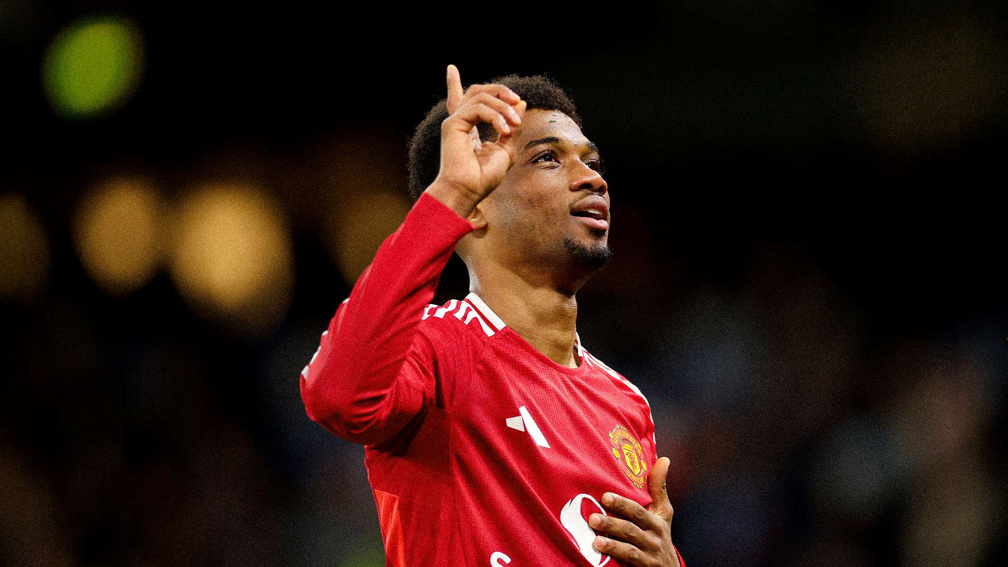 巴舒亞伊的快樂足球 曾在世界杯將皮球踢向門框慶祝 卻反彈打到臉.